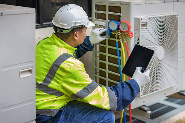 Professional Hvac technician working in Leavenworth, WA